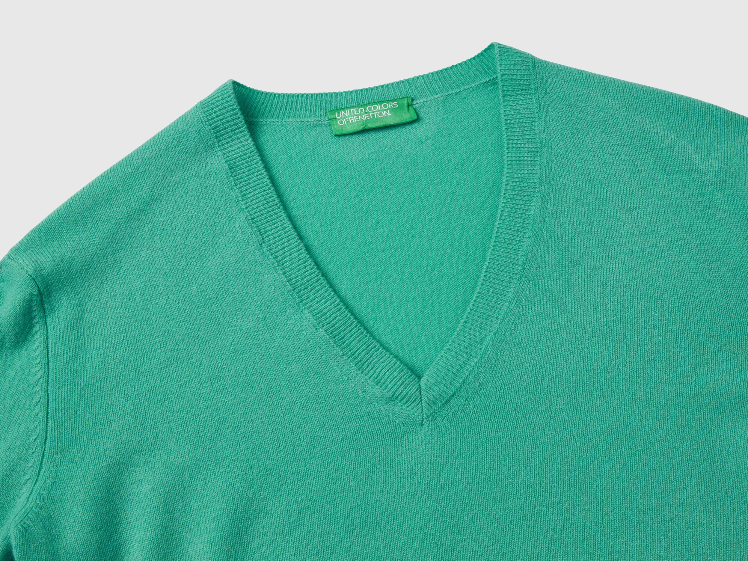 Light green V-neck sweater in pure Merino wool - Light Green | Benetton