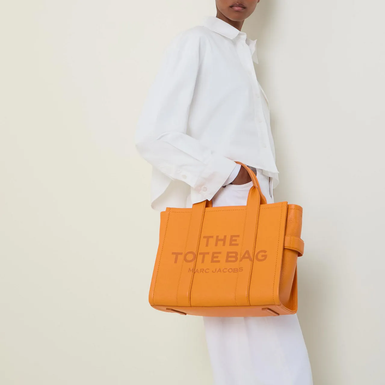 MARC JACOBS The Leather Medium Tote Bag - Tangerine