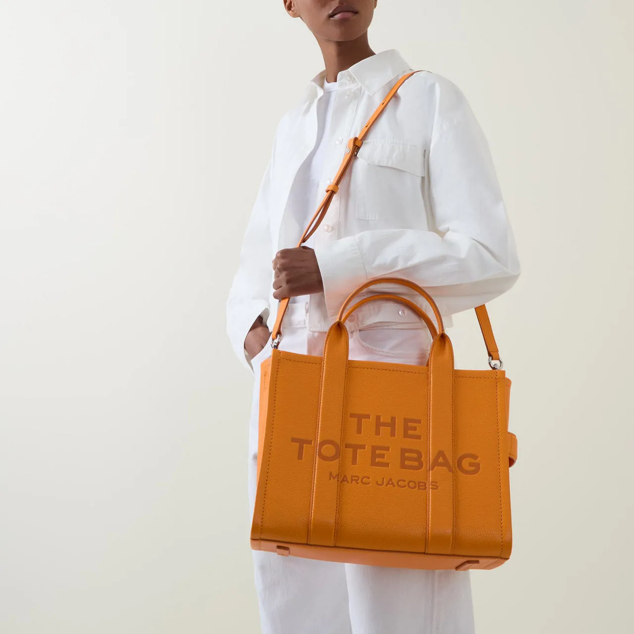 MARC JACOBS The Leather Medium Tote Bag - Tangerine