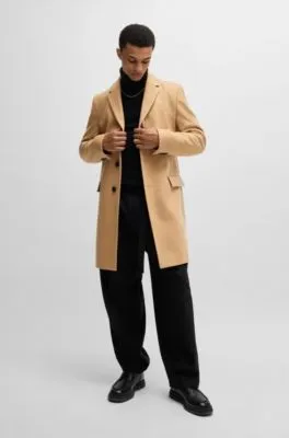 Slim-fit coat in a wool blend