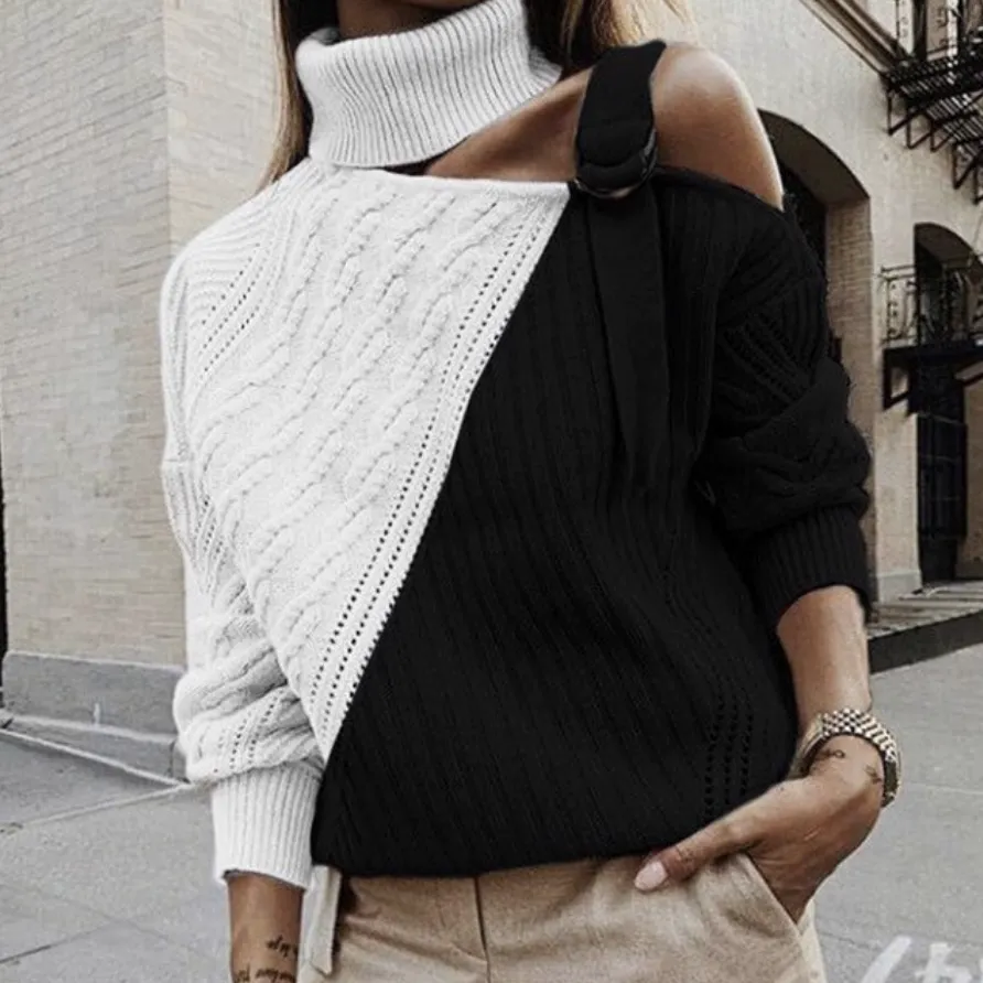 WOMANS 'TURTLENECK' SWEATER