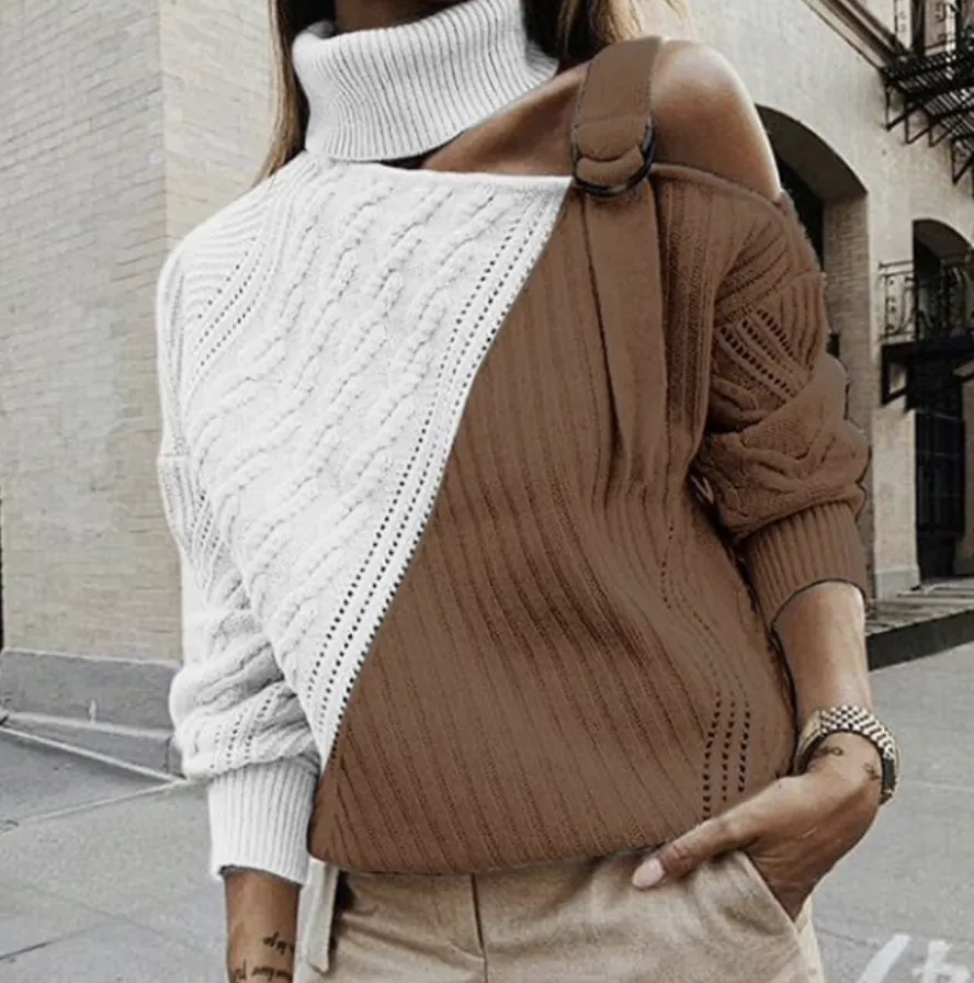 WOMANS 'TURTLENECK' SWEATER