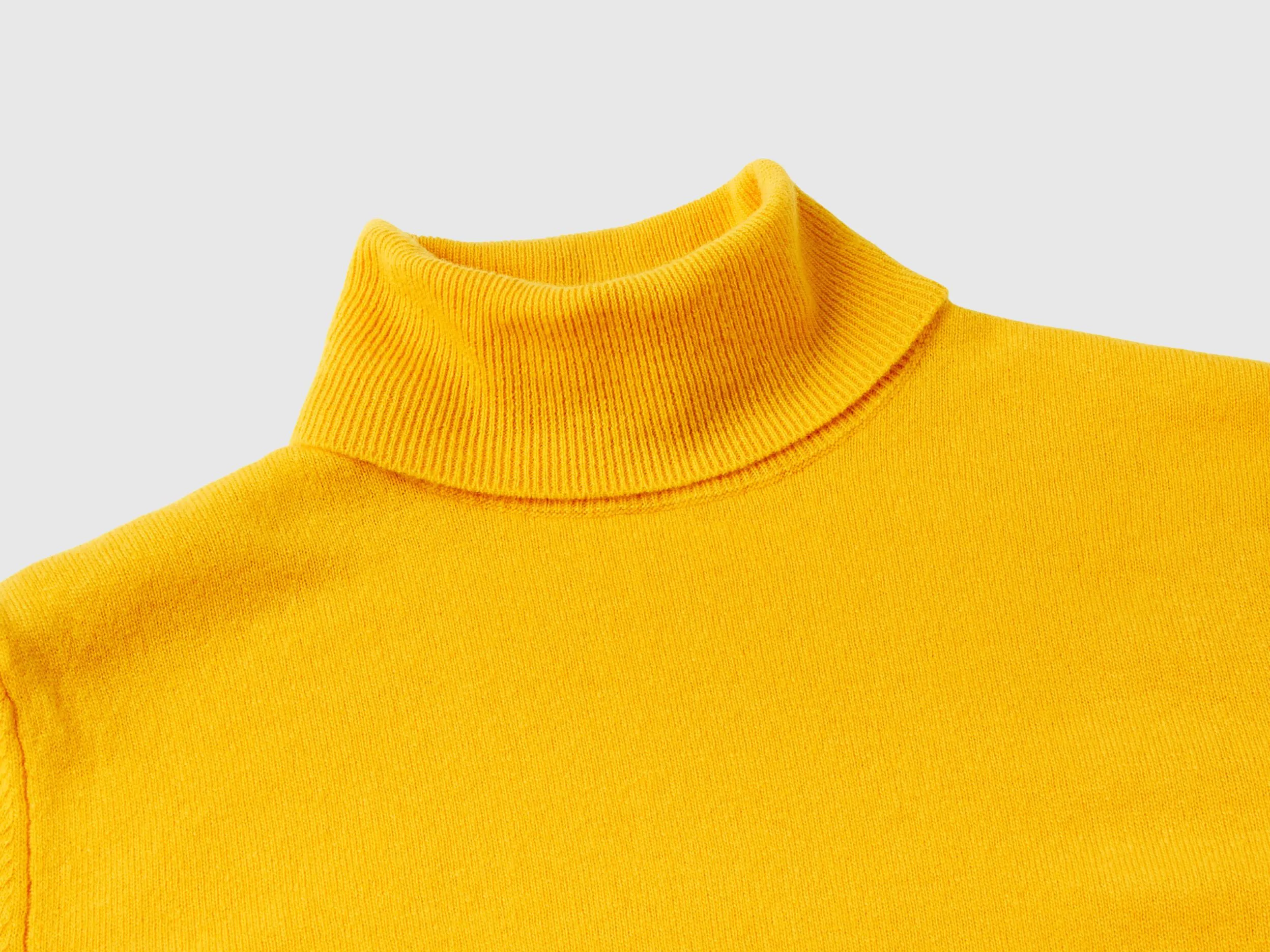 Yellow ochre turtleneck sweater in pure Merino wool - Mustard | Benetton