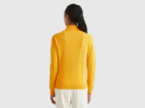 Yellow ochre turtleneck sweater in pure Merino wool - Mustard | Benetton