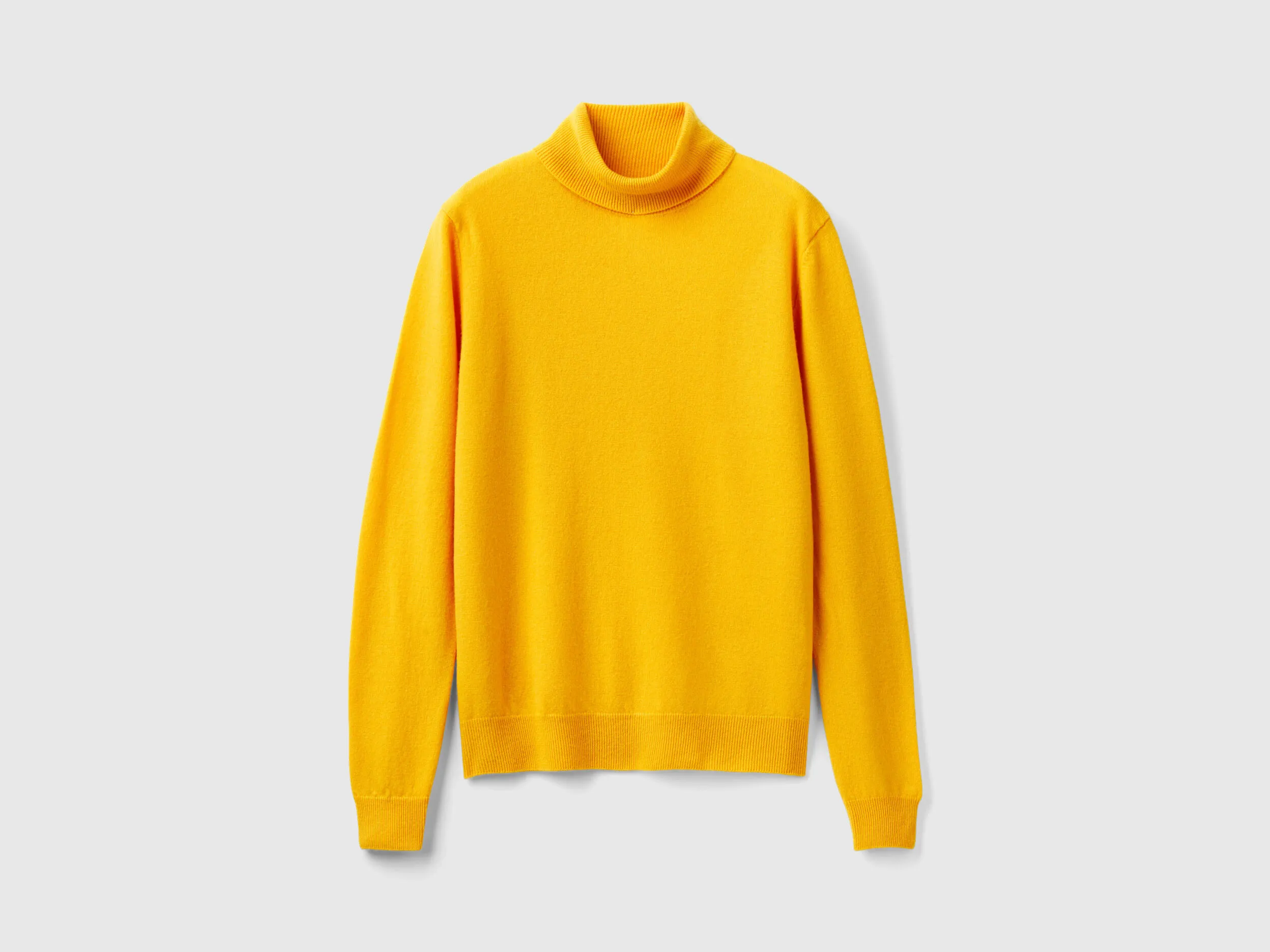 Yellow ochre turtleneck sweater in pure Merino wool - Mustard | Benetton